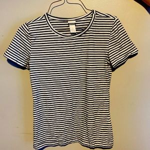 Striped tee.  Black and white.